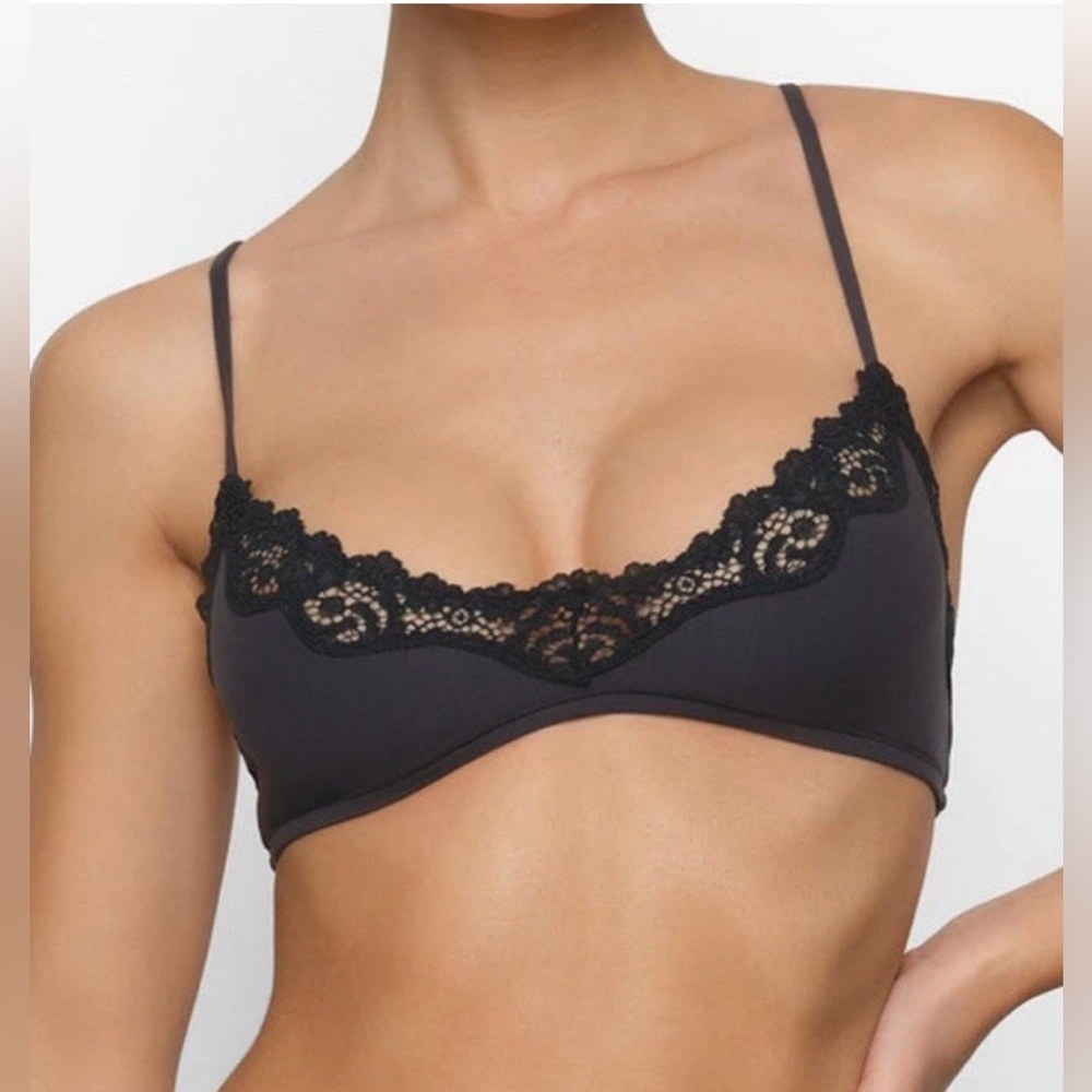 SKIMS Fits Everybody Lace Scoop Bralette in Onyx plus size 2X